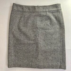 Banana Republic Gray Herringbone Pencil Skirt Size 4 Work Office